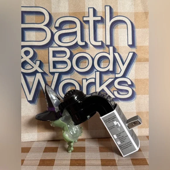 NWT B&BW Witchy Frog Wallflower Plug Nightlight & NWT/SEALED MYSTERY REFILL - Picture 7 of 7